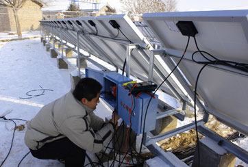 2008年3月21日威尼斯3608向甘肃会宁县三房吴中学捐赠32.4千瓦太阳能光伏电站